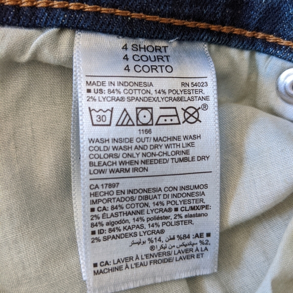 Old Navy - "Curvy" jeans size 4 short - NWT - Picture 2 of 5